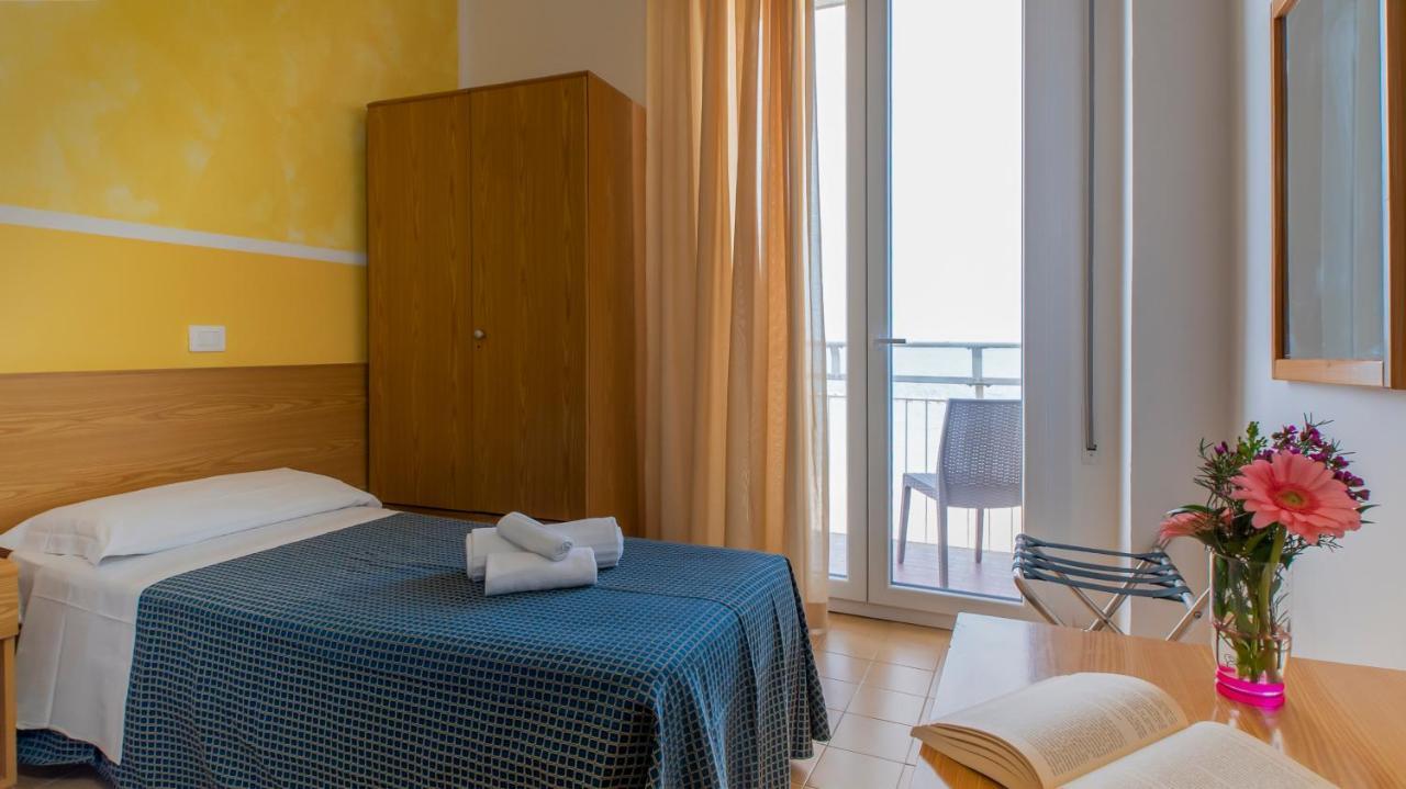 Hotel President'S Pesaro Exterior photo