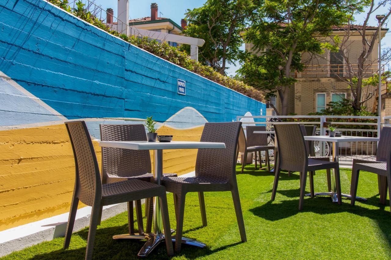 Hotel President'S Pesaro Exterior photo