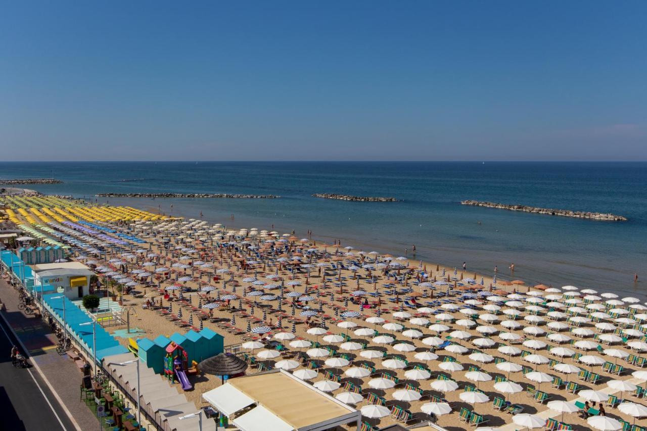 Hotel President'S Pesaro Exterior photo