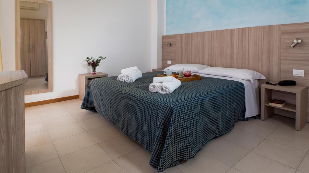 Hotel President'S Pesaro Exterior photo