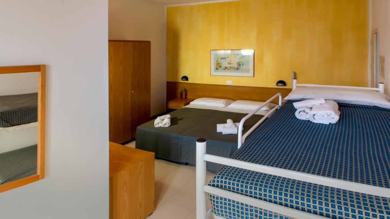 Hotel President'S Pesaro Exterior photo