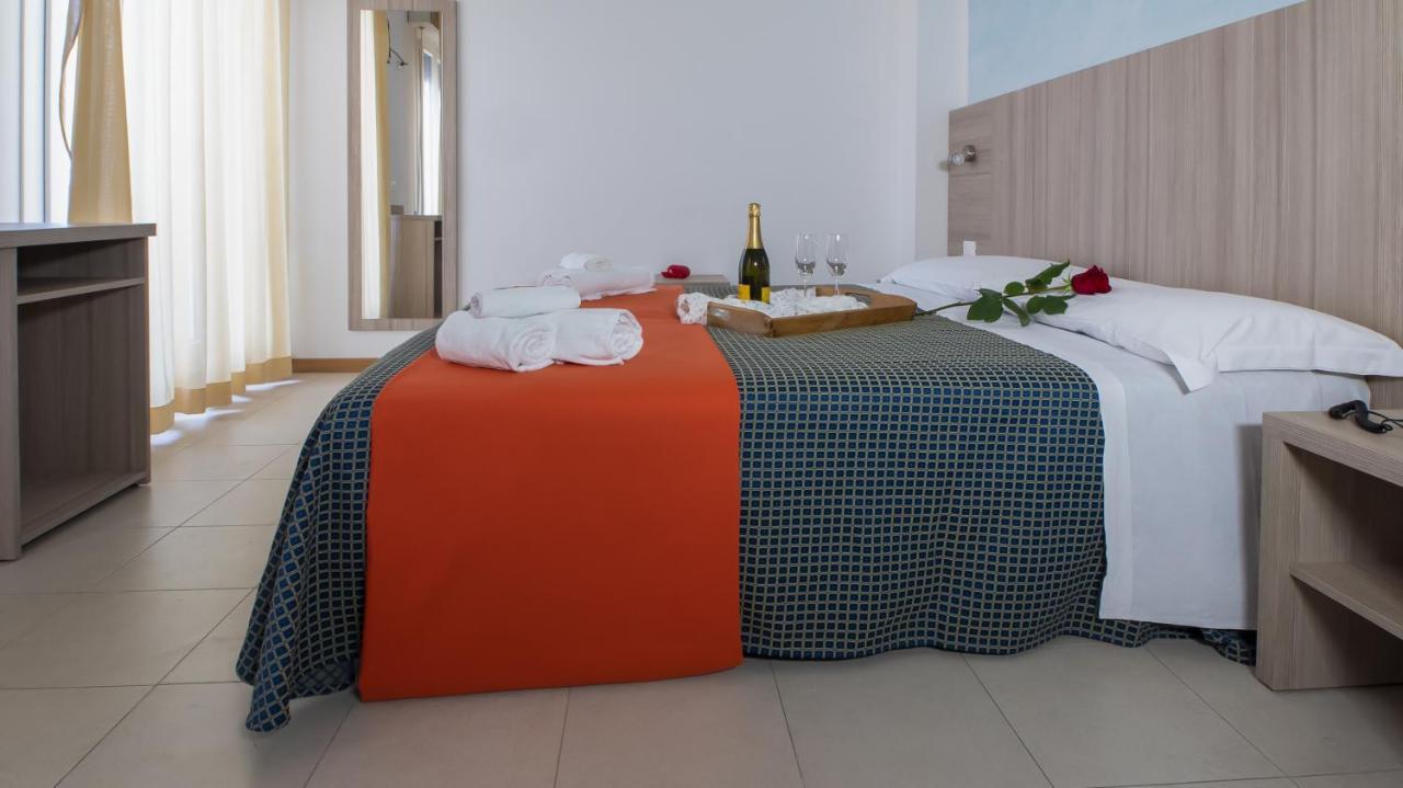 Hotel President'S Pesaro Exterior photo